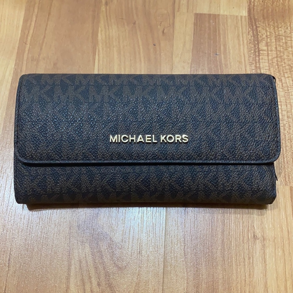 MICHAEL KORS⦂ CROSSBODY & WALLET - Picture 2 of 9